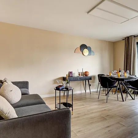 5020 Curial - Chic 19th Apartman Párizs