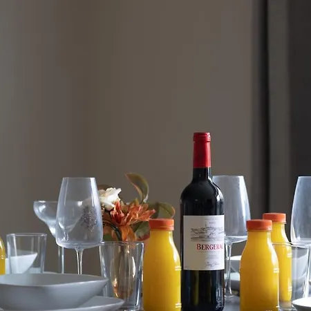 5020 Curial - Chic 19th Apartman *