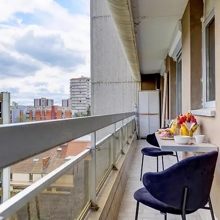 5020 Curial - Chic 19th Apartman