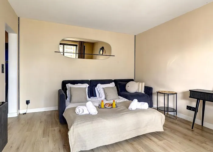 5020 Curial - Chic 19th